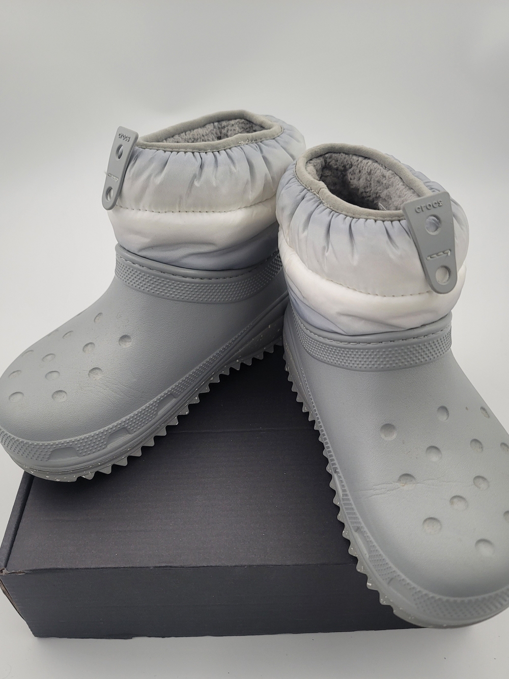Crocs Women's 7 Cozy Lined Winter Clog - Light Gray/White